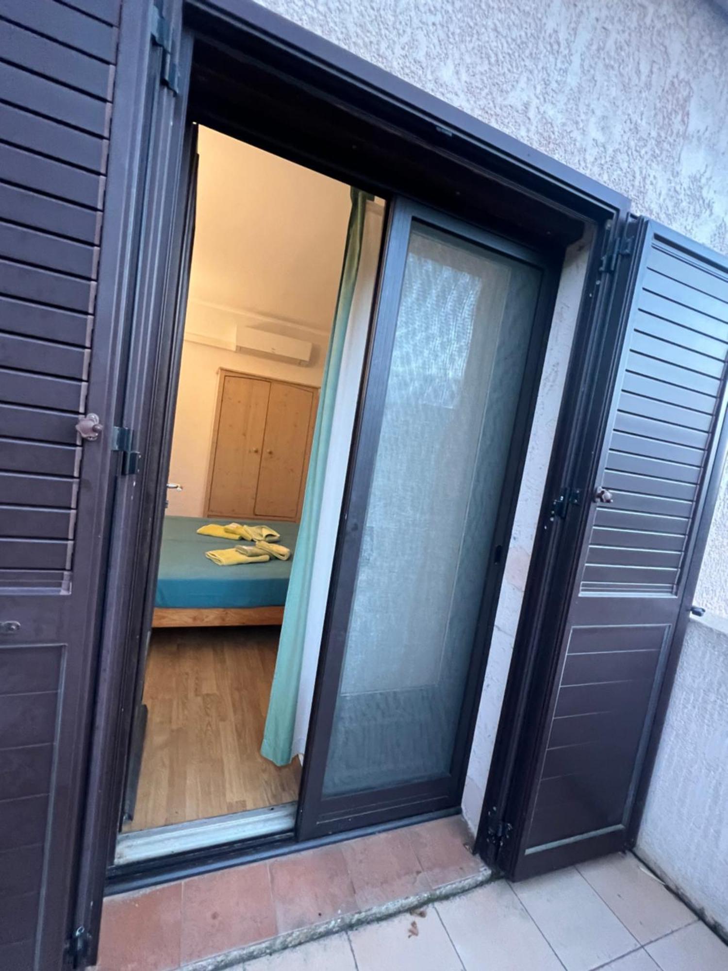Chambres Et Tables D'Hotes Zelia & Jacques Berquez Pianottoli-Caldarello  Exterior photo